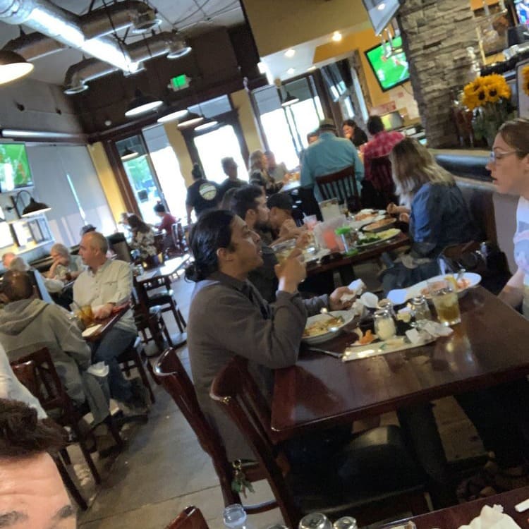 Why Niko’s Pizzeria Is San Pedro’s Community Favorite Italian Restaurant