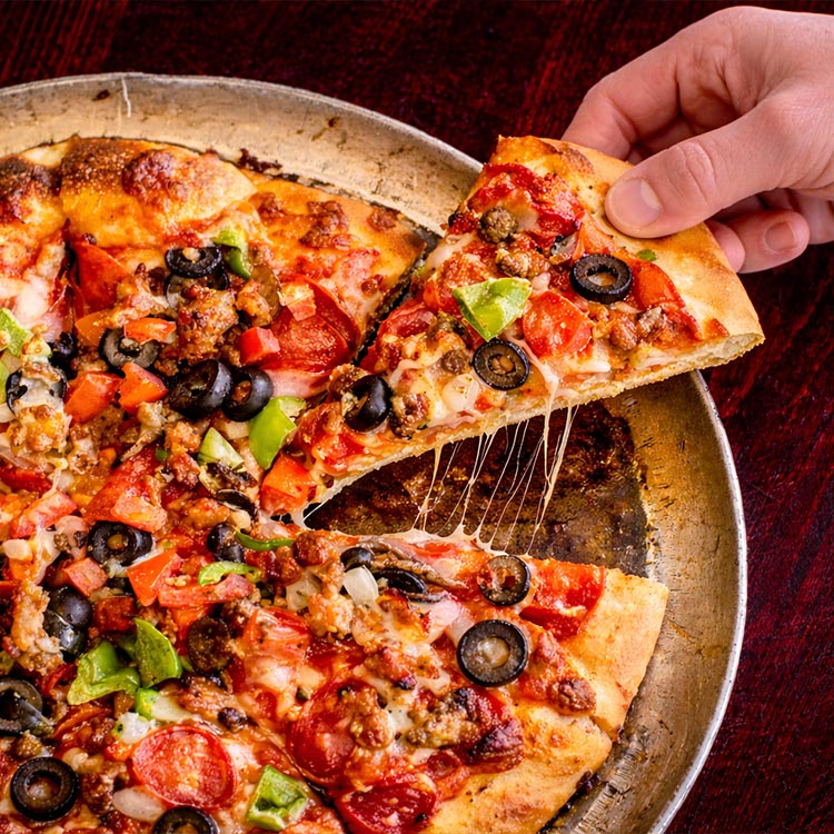 Your Neighborhood Pizzeria in San Pedro: Bringing People Together with Food